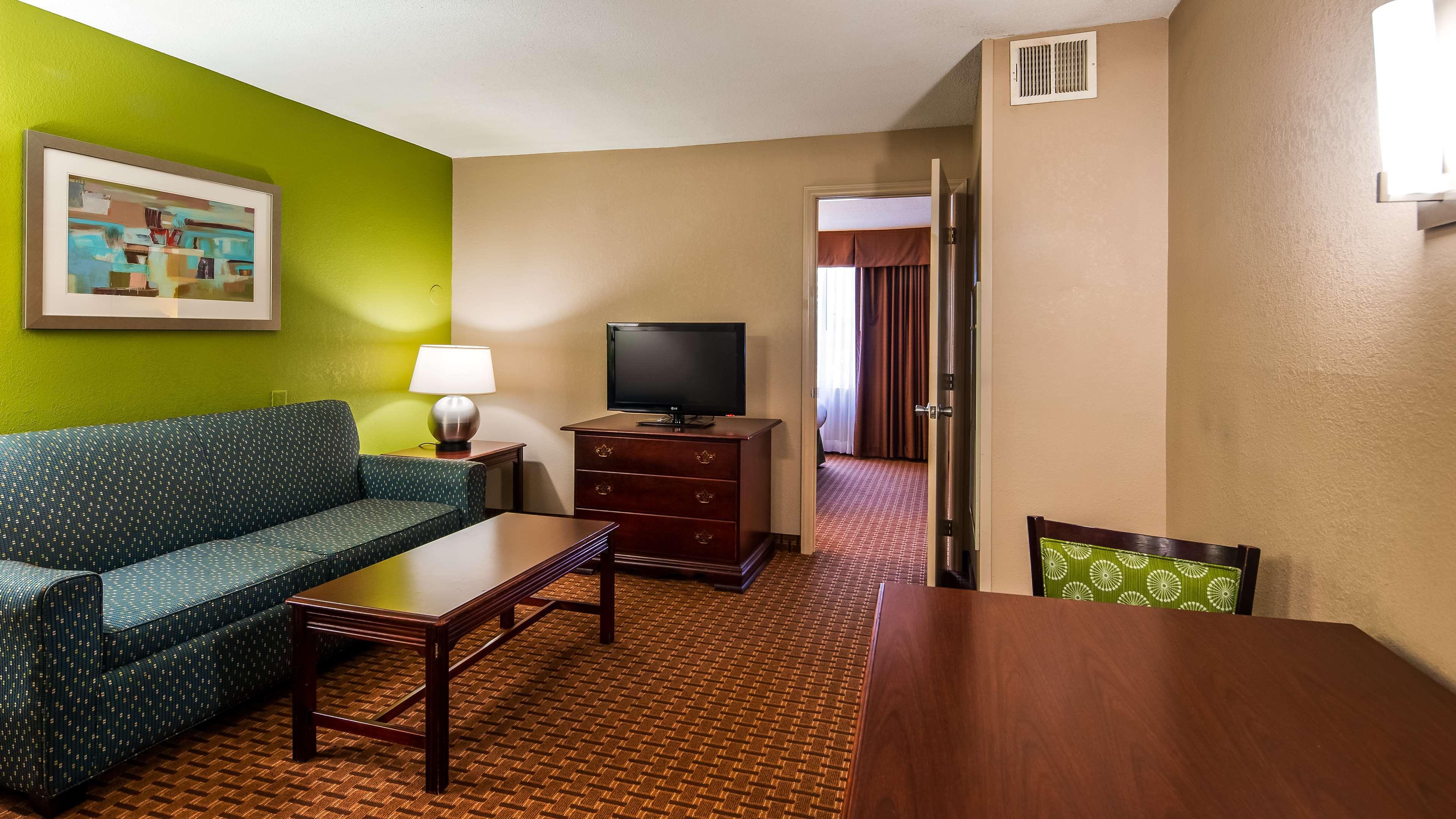Surestay Plus Hotel By Best Western Raleigh North Downtown Εξωτερικό φωτογραφία